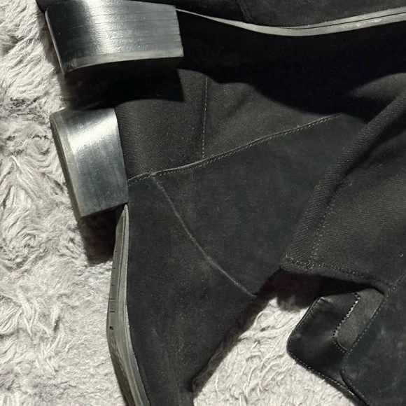 Elegant Black Over-the-Knee Boots - Picture 3 of 5